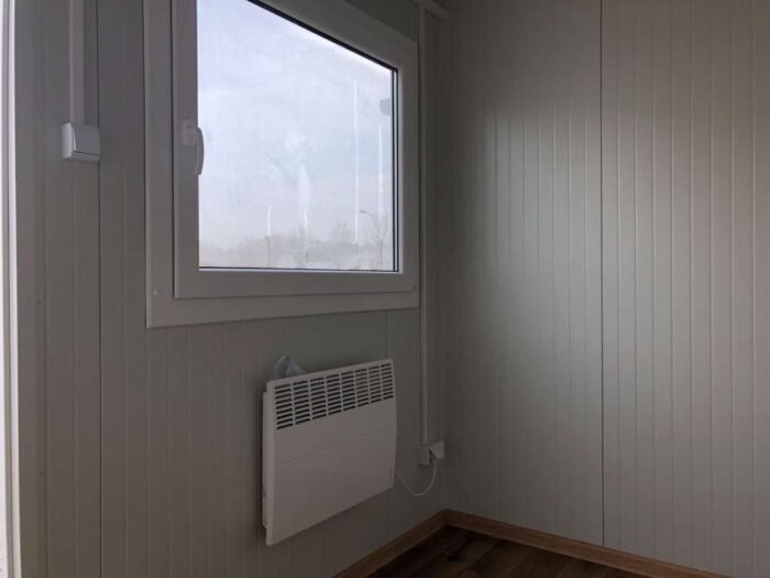 Contenedor de oficina de 5×2,20 con instalaciones sanitarias - Imagen 7
