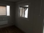 Contenedor de oficina de 5×2,20 con instalaciones sanitarias - Imagen 11