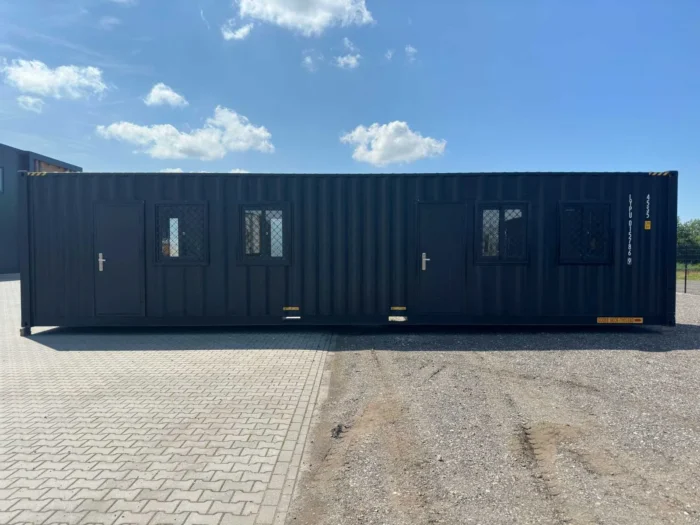 Casa contenedor compuesta por una unidad de 40 pies HQ, equivalente a una tiny house de 12 metros, configurada como vivienda doble - Imagen 1