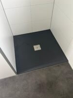 Pequeña casa con marco de plástico - Imagen 15
