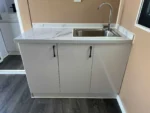 Casa contenedor compuesta por una unidad de 40 pies HQ, equivalente a una tiny house de 12 metros, configurada como vivienda doble - Imagen 2
