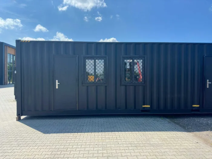 Casa contenedor compuesta por una unidad de 40 pies HQ, equivalente a una tiny house de 12 metros, configurada como vivienda doble - Imagen 28