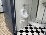 Contenedor sanitario 4x2m WC doble con duchas - Imagen 12