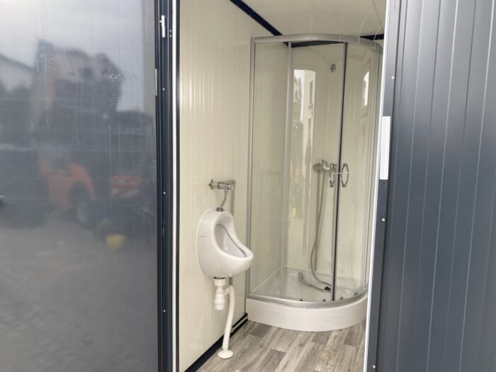 Contenedor sanitario 4x2m WC doble con duchas - Imagen 2