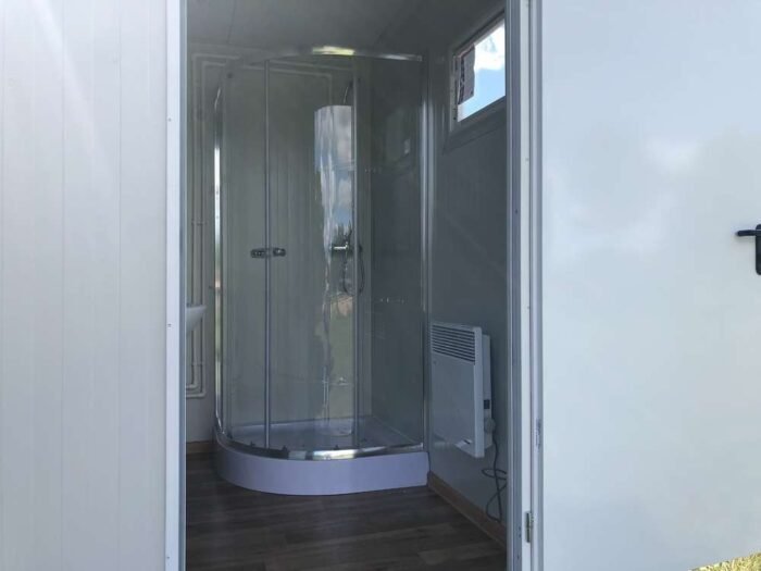 Contenedor sanitario + WC + ducha + cisterna - Imagen 10
