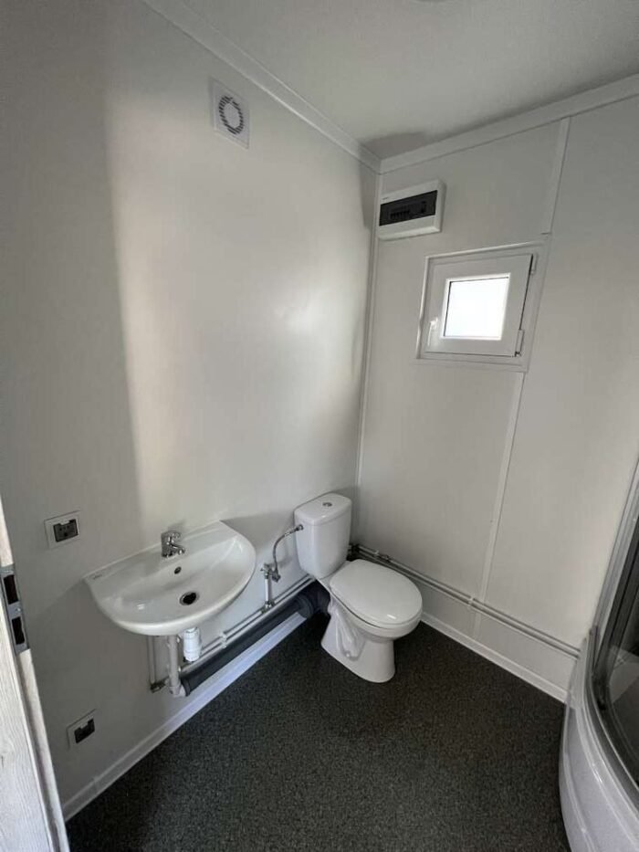 Contenedor con cocina americana, WC y ducha 6.00 x 2.43m - Imagen 9