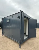 Edificio portátil de 13 x 9 pies con 2 + 1 aseos antivandálicos