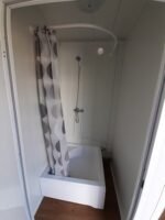 Contenedor de 6×2,5 metros con sanitario: WC + ducha + WC. - Imagen 6