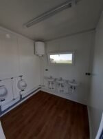 Contenedor de 6×2,5 metros con sanitario: WC + ducha + WC. - Imagen 4